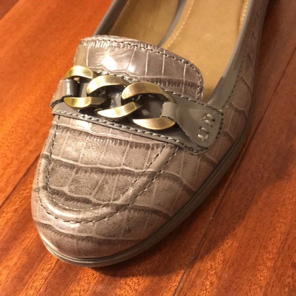 CIRCA Joan & David Loafer Croc Flats - Picture 15 of 16
